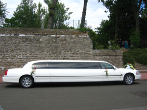 Location limousine - Limousine - Limousine a Lille Roubaix Tourcoing Dunkerque Valenciennes Region Nord Pas de Calais - Limousine vitres fum&eacute;es - Location de Limousine a Lille Roubaix Tourcoing Dunkerque Valenciennes R&eacute;gion Nord Pas de Calais - Louer une Limousine - Limousine mariage - Visite de lille roubaix tourcoing dunkerque valenciennes region nord pas de calais en limousine - Transfert aroport en limousine - Chti ch'ti Ch'ti chti 

Location d une limousine - prix location limousine - location limousine &agrave; Lille Roubaix Tourcoing Dunkerque Valenciennes Region Nord Pas de Calais - locations de limousine - location limousine sur Lille Roubaix Tourcoing Dunkerque Valenciennes R&eacute;gion Nord Pas de Calais - limo service Lille Roubaix Tourcoing Dunkerque Valenciennes R&eacute;gion Nord Pas de Calais - location limousine pour mariage - location de limousine avec chauffeur - location de limousine pour mariage - tarifs location limousine - location limousine - star limos - location de limousine pas cher - balade en limousine - location limousine pour soiree - louer une limousine - limousine a louer - location limousines - location de limousines &agrave; lille roubaix tourcoing dunkerque valenciennes region nord pas de calais - location limousine lille roubaix tourcoing dunkerque valenciennes region nord pas de calais - location de limousine - location des limousines - location limousine lille roubaix tourcoing dunkerque valenciennes region nord pas de calais - location de limousine &agrave; lille roubaix tourcoing dunkerque valenciennes region nord pas de calais - limousine de star - prix de location de limousine - tarif location limousine - location de limo - locations limousine - louer limousine - limosine - limousine lille roubaix tourcoing dunkerque valenciennes region nord pas de calais r&eacute;gion Ch'ti ch'ti Chti chti 

UNIVERSAL LIMOUSINE vous permet d'acc&eacute;der &agrave; tarif raisonnable au monde des Limousines Hors Normes : pour toutes vos occasions priv&eacute;es ou d'affaires : Soiree VIP, Mariage, Soiree de fin de promo, Enterrement de Vie de Gar&ccedil;on, Enterrement de Vie de Jeune Fille, Party Clubs, restaurant, night-club, etc... Vous monterez a bord d une limousine de 10 metres, la plus longue du march&eacute;, &eacute;quip&eacute;e d un bar, d une TV satellite, d un lecteur DVD, d une cha&icirc;ne st&eacute;r&eacute;o HIFI, de jeux de lumiere par fibres optiques, de miroirs. Le salon est s&eacute;par&eacute; de l habitacle du chauffeur par une cloison &eacute;lectrique.
Possibilit&eacute; de louer d autres vehicules : mercedes ferrari mustang citroen porsche etc.
Uniquement des vehicules de prestige !
