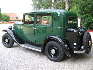 Location limousine - Limousine - Limousine a Lille Roubaix Tourcoing Dunkerque Valenciennes Region Nord Pas de Calais - Limousine vitres fum�es - Location de Limousine a Lille Roubaix Tourcoing Dunkerque Valenciennes R�gion Nord Pas de Calais - Louer une Limousine - Limousine mariage - Visite de lille roubaix tourcoing dunkerque valenciennes region nord pas de calais en limousine - Transfert aroport en limousine - Chti ch'ti Ch'ti chti 

Location d une limousine - prix location limousine - location limousine � Lille Roubaix Tourcoing Dunkerque Valenciennes Region Nord Pas de Calais - locations de limousine - location limousine sur Lille Roubaix Tourcoing Dunkerque Valenciennes R�gion Nord Pas de Calais - limo service Lille Roubaix Tourcoing Dunkerque Valenciennes R�gion Nord Pas de Calais - location limousine pour mariage - location de limousine avec chauffeur - location de limousine pour mariage - tarifs location limousine - location limousine - star limos - location de limousine pas cher - balade en limousine - location limousine pour soiree - louer une limousine - limousine a louer - location limousines - location de limousines � lille roubaix tourcoing dunkerque valenciennes region nord pas de calais - location limousine lille roubaix tourcoing dunkerque valenciennes region nord pas de calais - location de limousine - location des limousines - location limousine lille roubaix tourcoing dunkerque valenciennes region nord pas de calais - location de limousine � lille roubaix tourcoing dunkerque valenciennes region nord pas de calais - limousine de star - prix de location de limousine - tarif location limousine - location de limo - locations limousine - louer limousine - limosine - limousine lille roubaix tourcoing dunkerque valenciennes region nord pas de calais r�gion Ch'ti ch'ti Chti chti 

UNIVERSAL LIMOUSINE vous permet d'acc�der � tarif raisonnable au monde des Limousines Hors Normes : pour toutes vos occasions priv�es ou d'affaires : Soiree VIP, Mariage, Soiree de fin de promo, Enterrement de Vie de Gar�on, Enterrement de Vie de Jeune Fille, Party Clubs, restaurant, night-club, etc... Vous monterez a bord d une limousine de 10 metres, la plus longue du march�, �quip�e d un bar, d une TV satellite, d un lecteur DVD, d une cha�ne st�r�o HIFI, de jeux de lumiere par fibres optiques, de miroirs. Le salon est s�par� de l habitacle du chauffeur par une cloison �lectrique.
Possibilit� de louer d autres vehicules : mercedes ferrari mustang citroen porsche etc.
Uniquement des vehicules de prestige !

